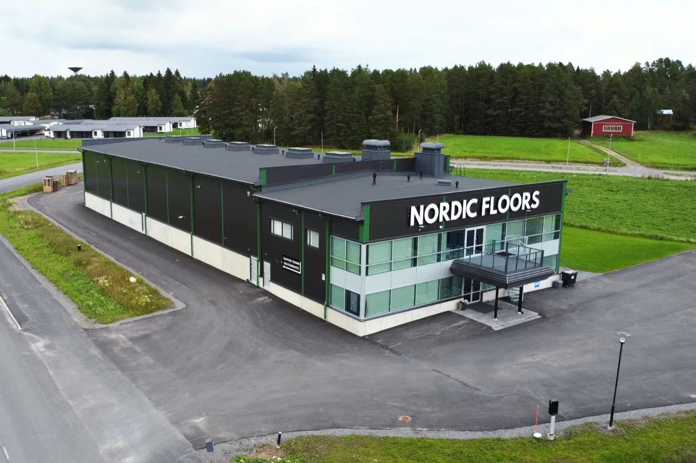 Ilmakuva Nordic Floorsin toimitiloista Lapualla