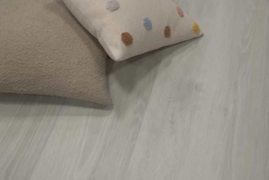 OUTLET Vinyylilattia Silver Frost
